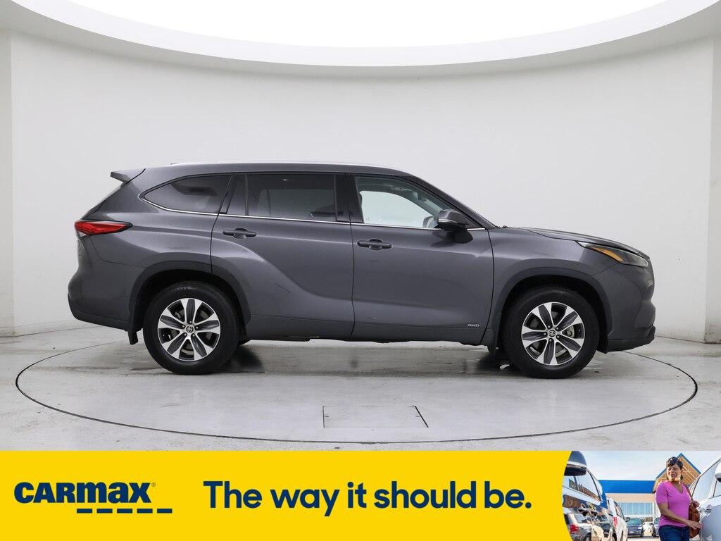 used 2022 Toyota Highlander Hybrid car, priced at $38,998