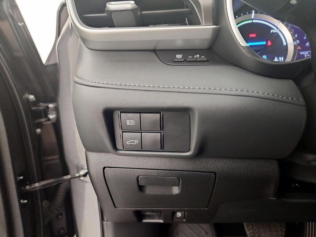 used 2022 Toyota Highlander Hybrid car, priced at $38,998