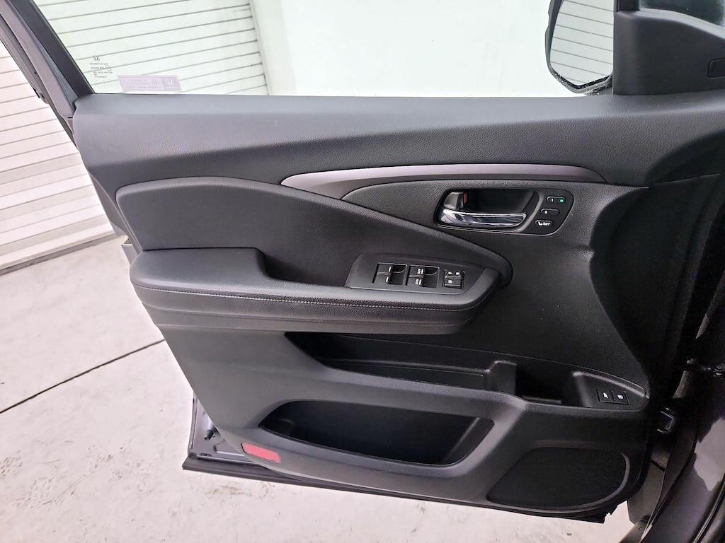 used 2020 Honda Pilot car, priced at $26,998