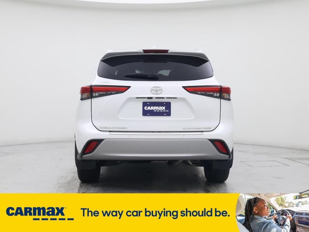 used 2023 Toyota Highlander car, priced at $49,998