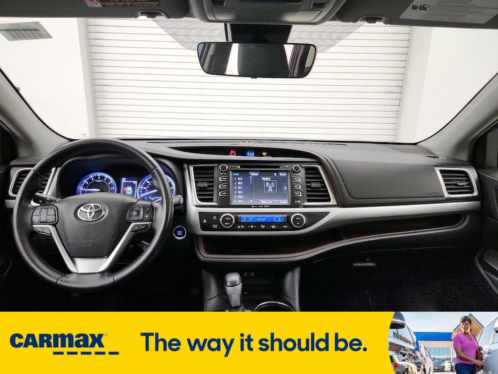 used 2019 Toyota Highlander car, priced at $25,998