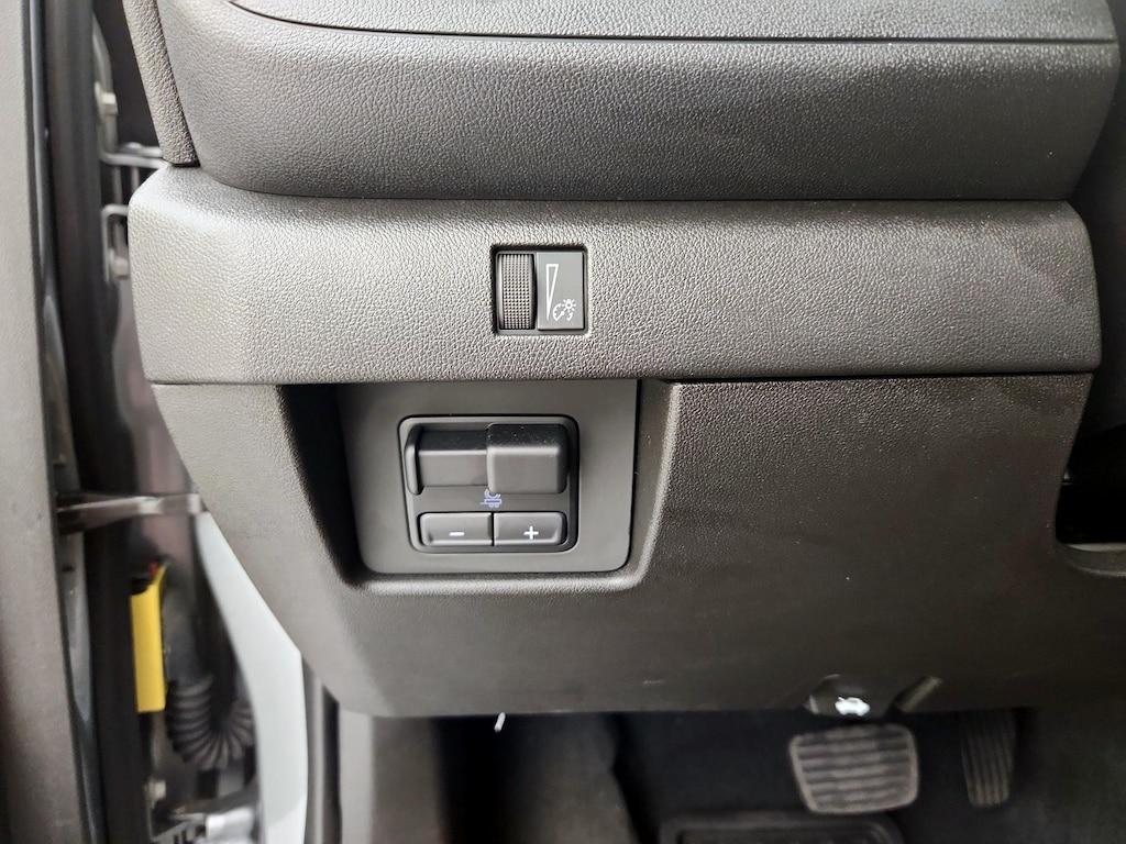 used 2024 Chevrolet Colorado car, priced at $32,998