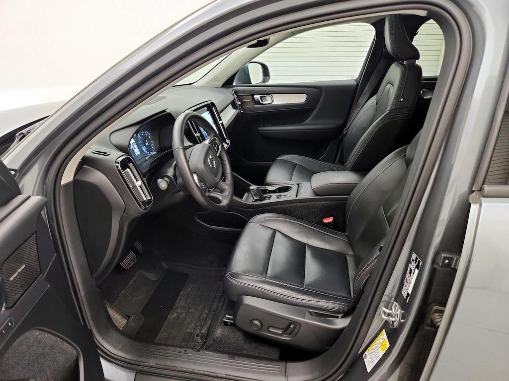 used 2019 Volvo XC40 car, priced at $25,998