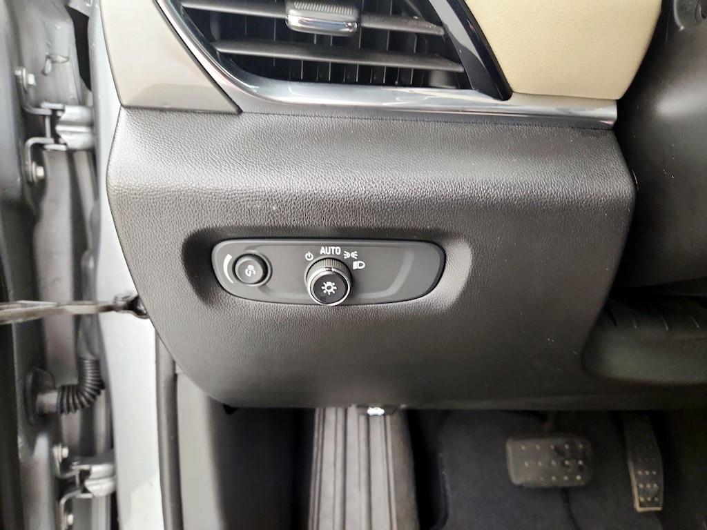 used 2023 Chevrolet Traverse car, priced at $25,998