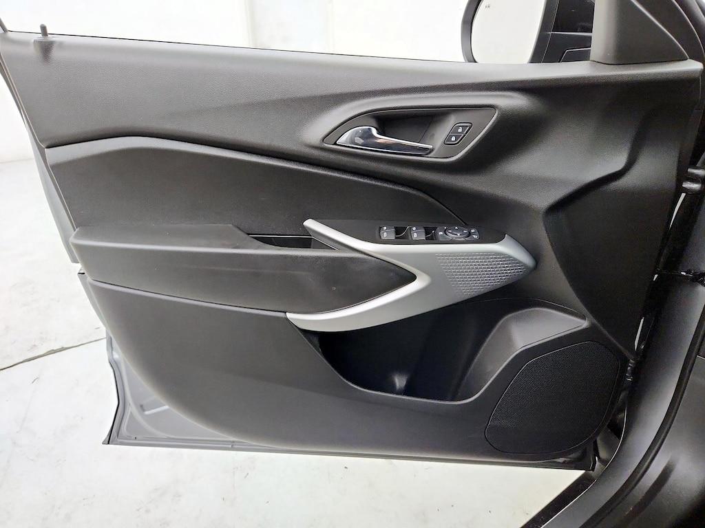 used 2025 Chevrolet Trax car, priced at $24,998