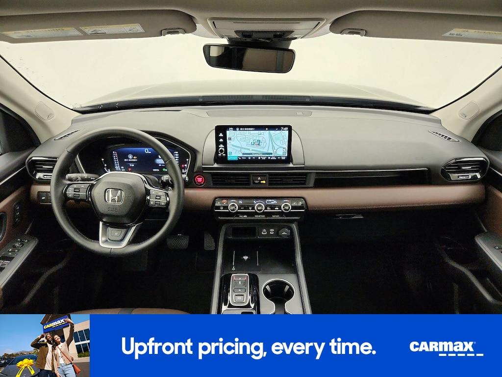 used 2025 Honda Pilot car, priced at $47,998