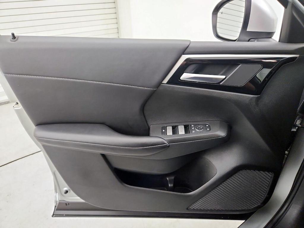 used 2024 Mitsubishi Outlander car, priced at $26,998