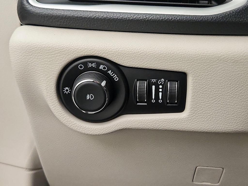 used 2024 Chrysler Pacifica car, priced at $37,998