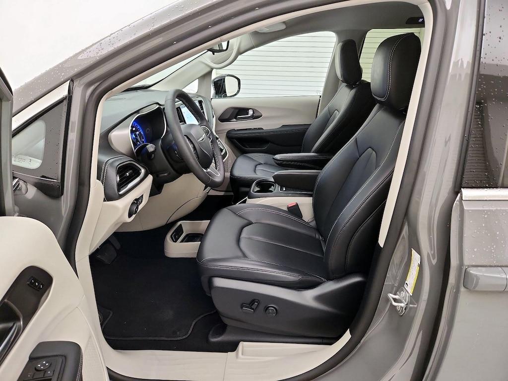 used 2024 Chrysler Pacifica car, priced at $37,998