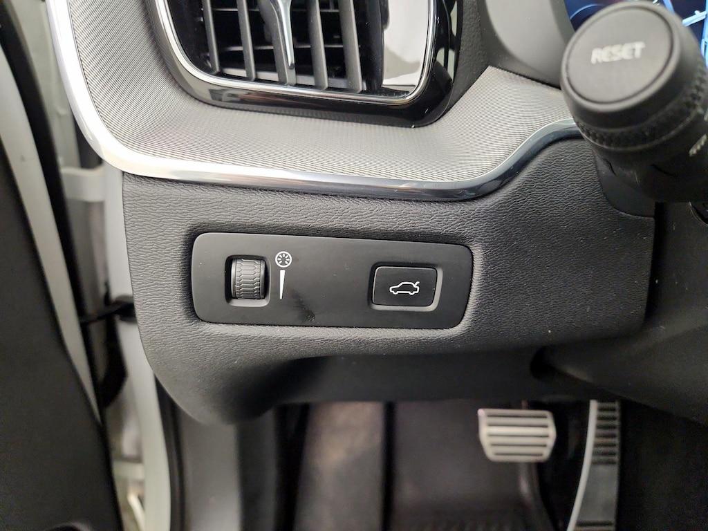 used 2021 Volvo XC60 car, priced at $26,998