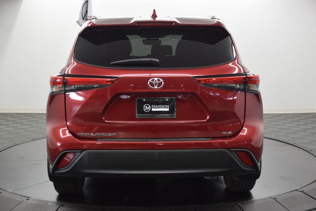 used 2023 Toyota Highlander car, priced at $33,999