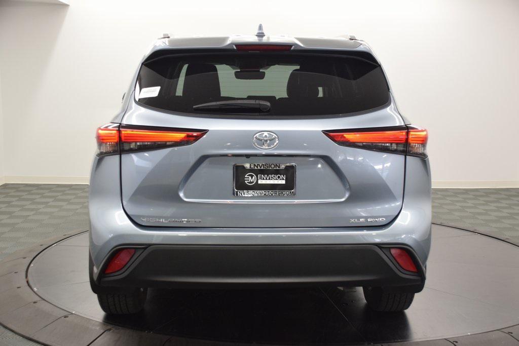 used 2022 Toyota Highlander car, priced at $31,430