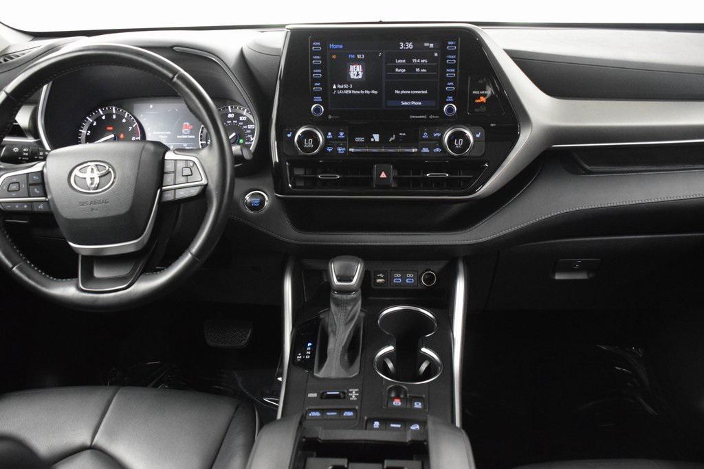 used 2022 Toyota Highlander car, priced at $31,430