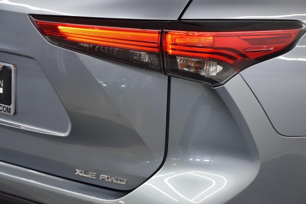 used 2022 Toyota Highlander car, priced at $31,430