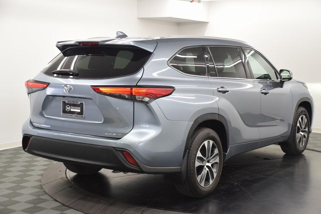 used 2022 Toyota Highlander car, priced at $31,430