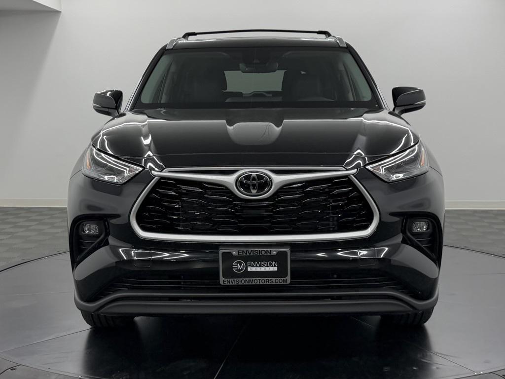 new 2025 Toyota Highlander car