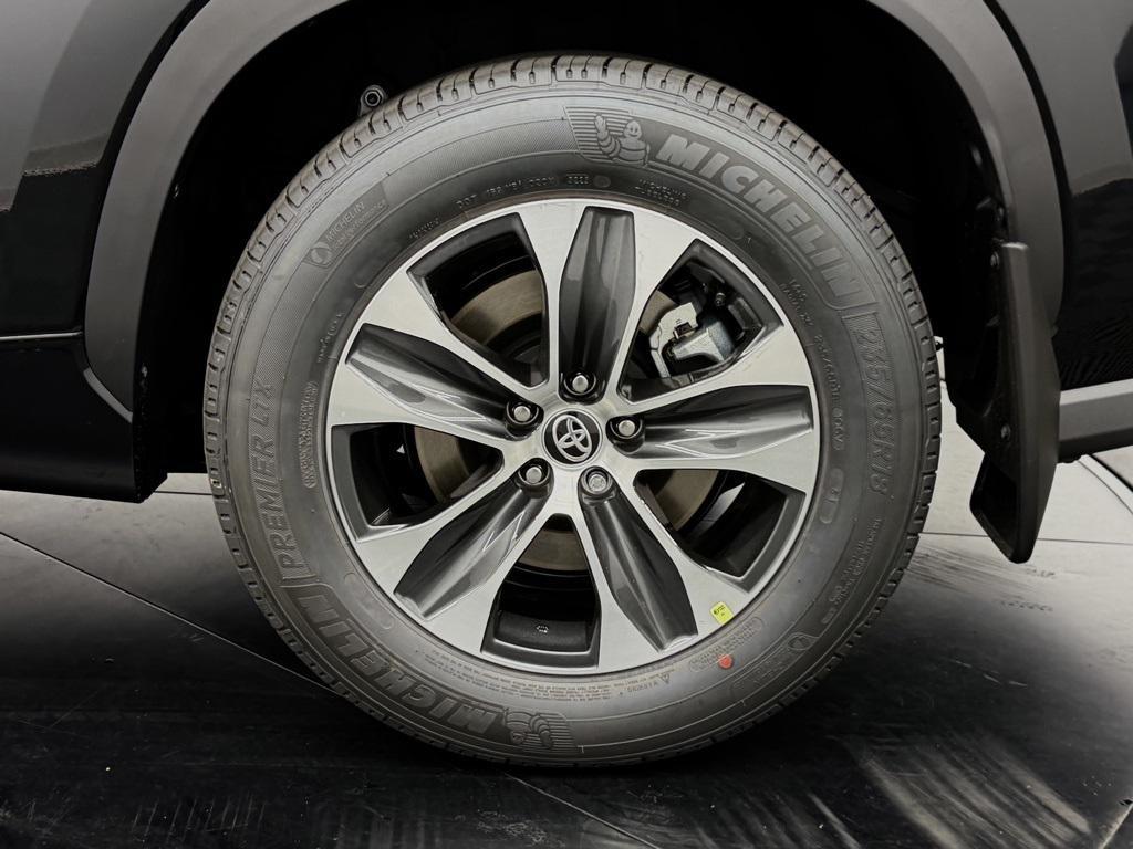 new 2025 Toyota Highlander car
