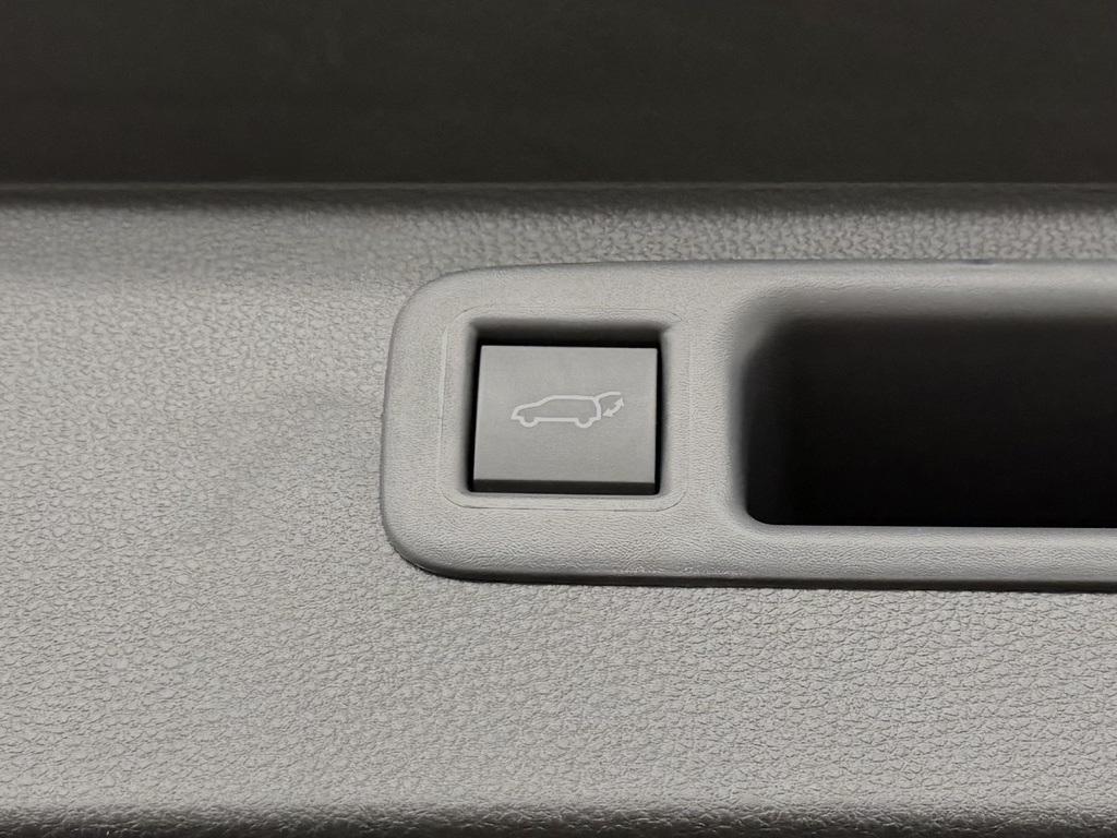 new 2025 Toyota Highlander car