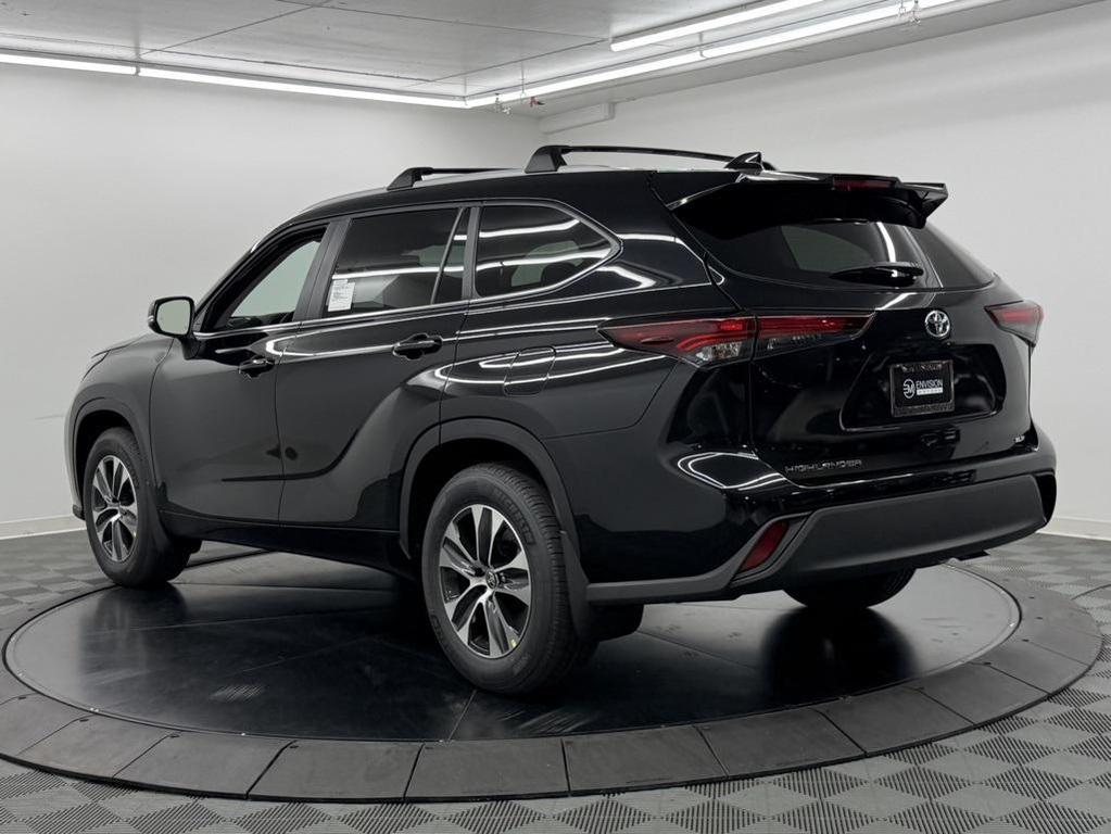 new 2025 Toyota Highlander car