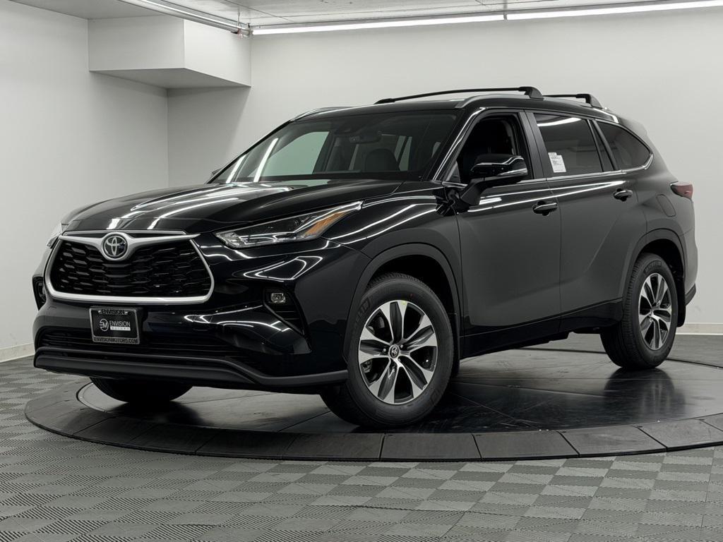 new 2025 Toyota Highlander car