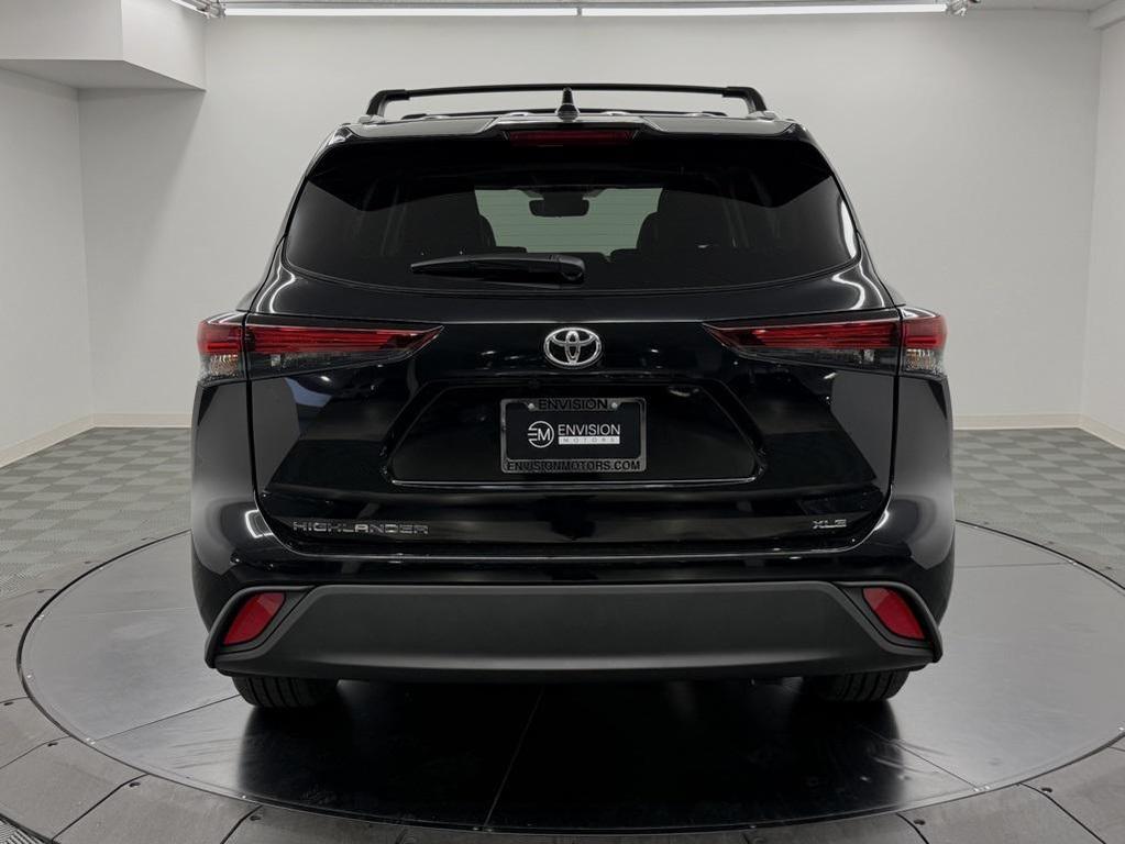 new 2025 Toyota Highlander car