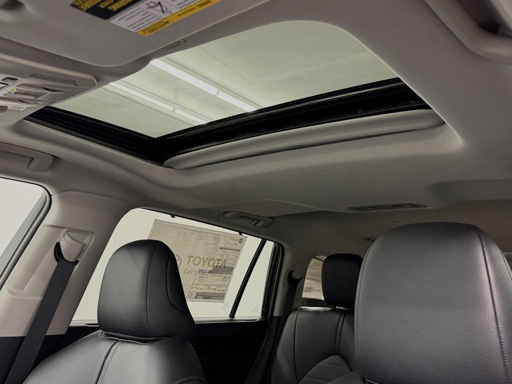 new 2025 Toyota Highlander car