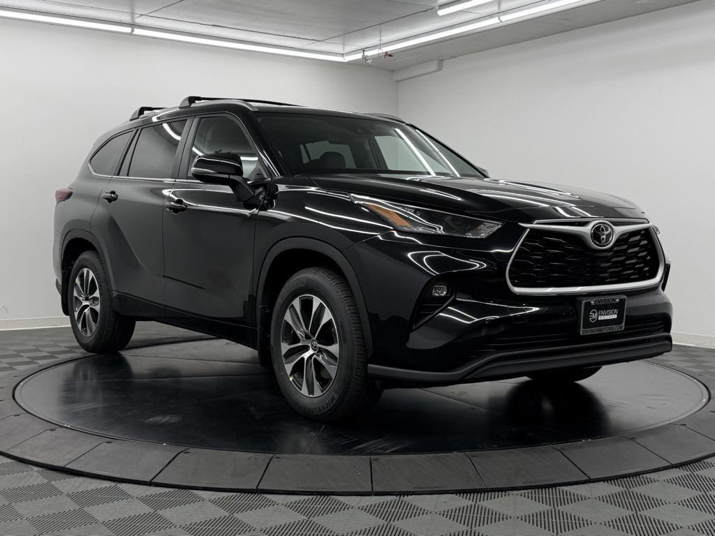 new 2025 Toyota Highlander car