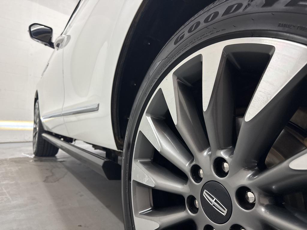 used 2021 Lincoln Navigator car, priced at $37,900