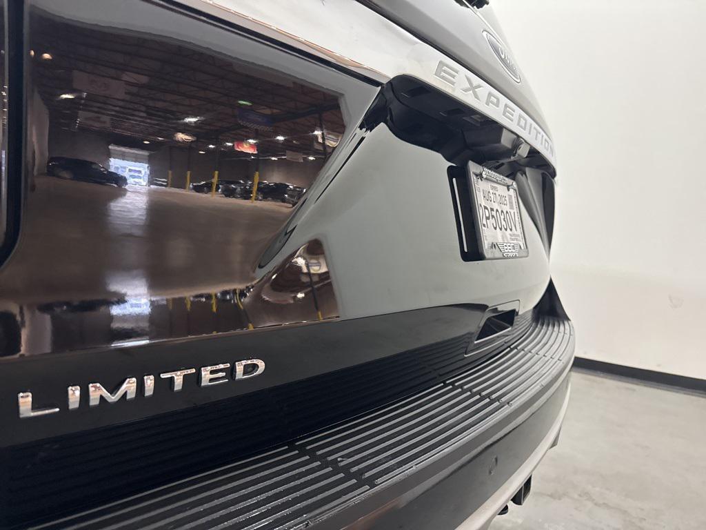 used 2019 Ford Expedition car, priced at $28,900