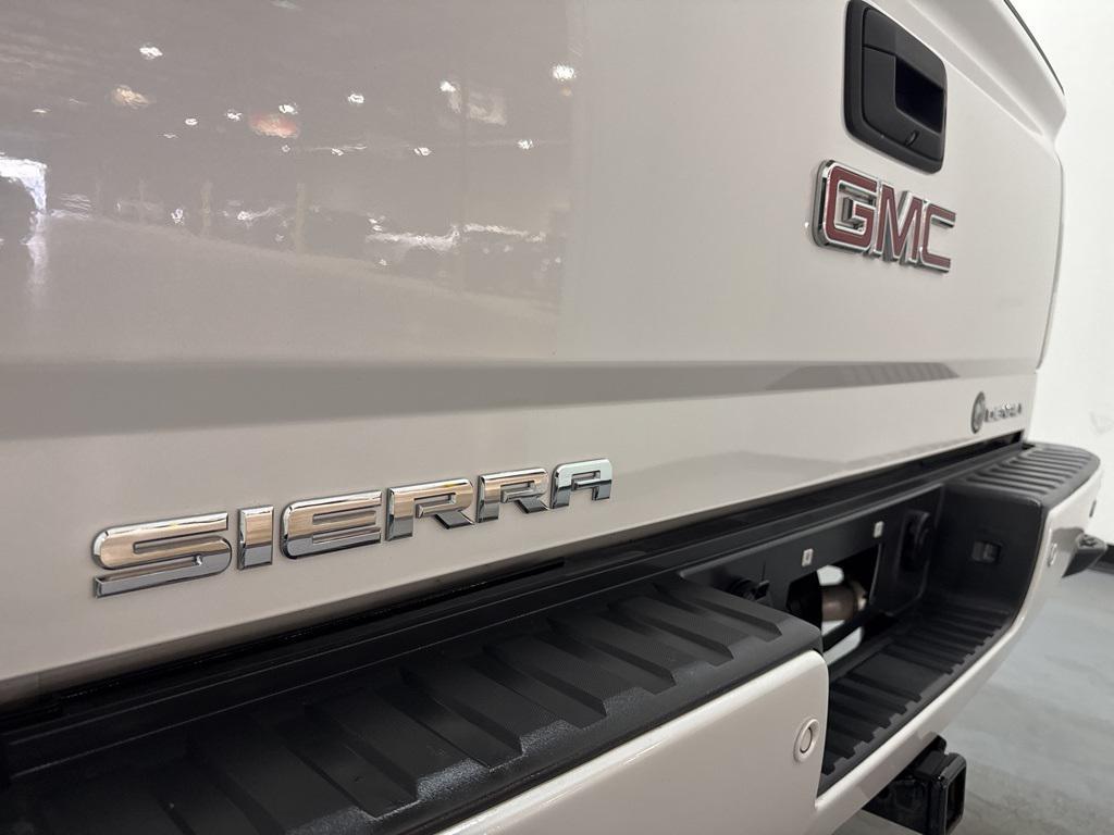 used 2018 GMC Sierra 1500 car, priced at $31,900