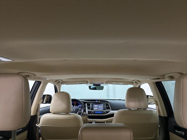 used 2018 Toyota Highlander car, priced at $21,900