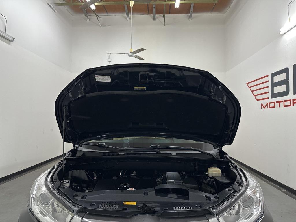 used 2018 Toyota Highlander car, priced at $21,900