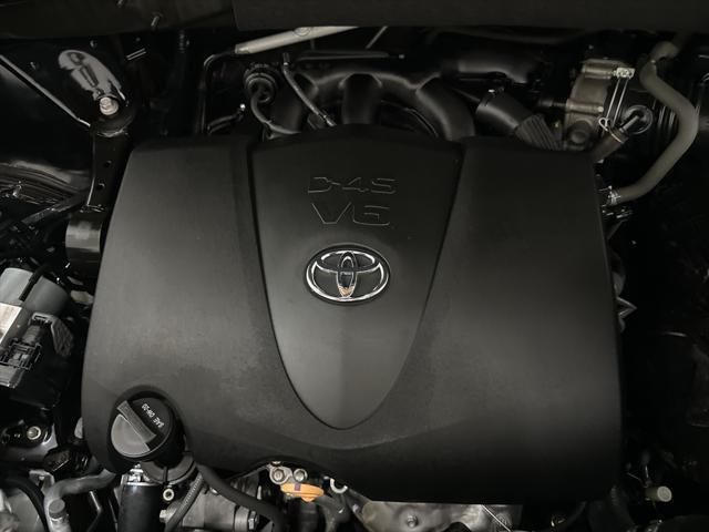 used 2018 Toyota Highlander car, priced at $21,900