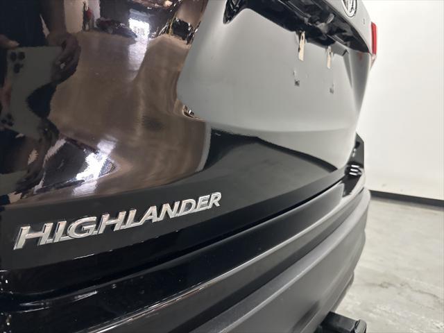 used 2018 Toyota Highlander car, priced at $21,900