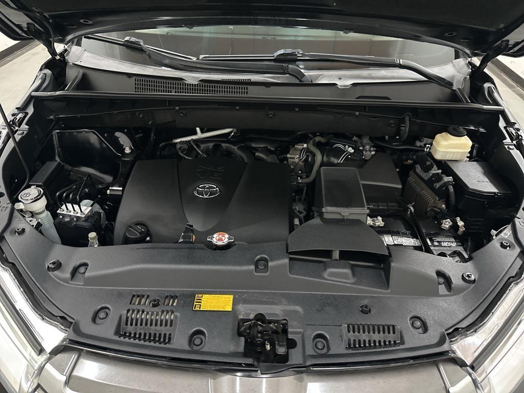 used 2018 Toyota Highlander car, priced at $21,900