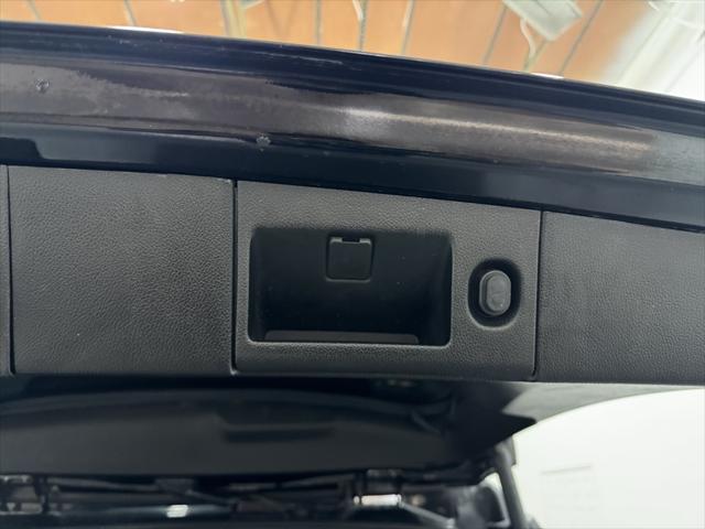 used 2017 GMC Yukon XL car, priced at $27,500