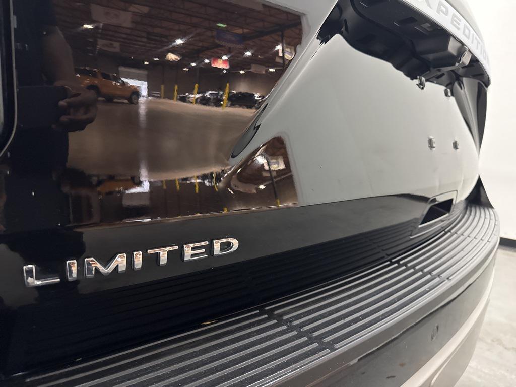 used 2019 Ford Expedition car, priced at $25,900
