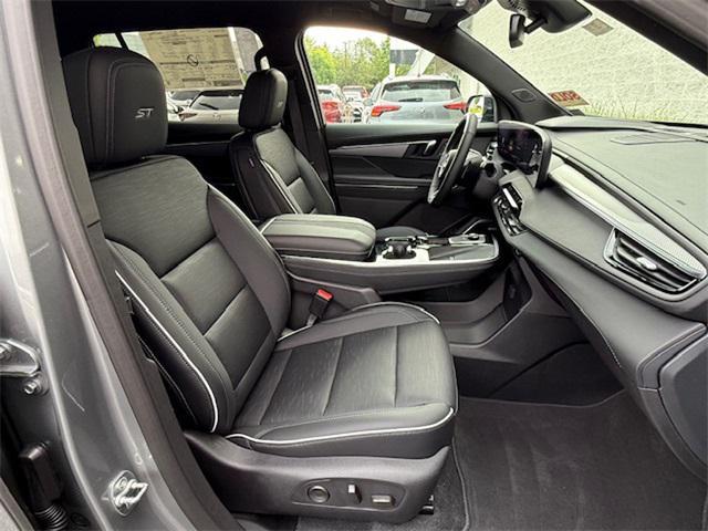 new 2025 Buick Enclave car, priced at $55,779