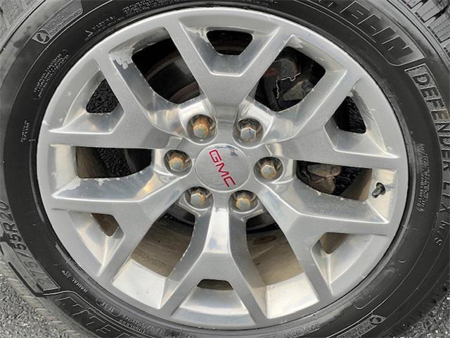 used 2015 GMC Yukon car, priced at $17,995