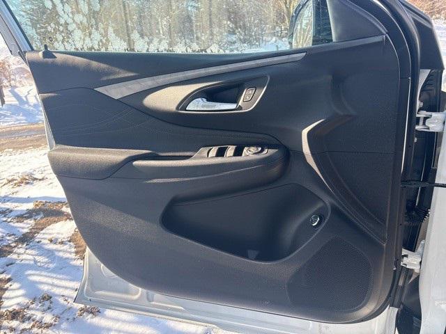 new 2025 Buick Envista car, priced at $28,530