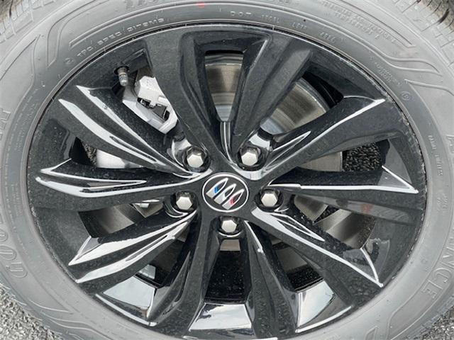 new 2025 Buick Envista car, priced at $27,142
