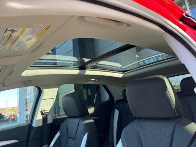 new 2025 Buick Envision car, priced at $42,819