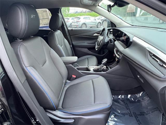 new 2025 Buick Encore GX car, priced at $27,234