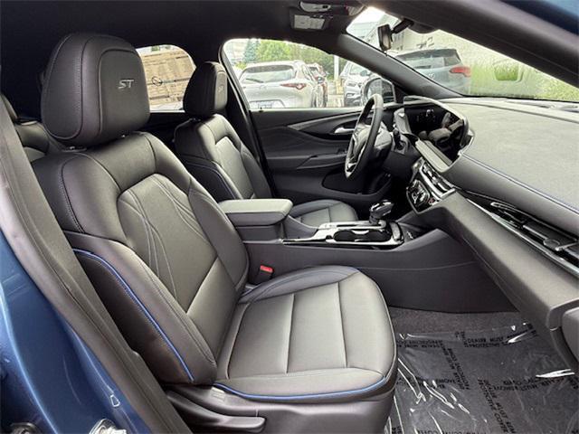 new 2025 Buick Envista car, priced at $29,350