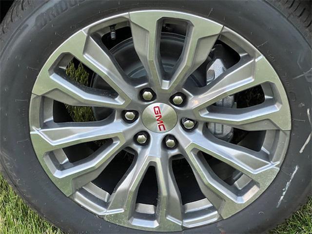new 2024 GMC Yukon XL car, priced at $86,243
