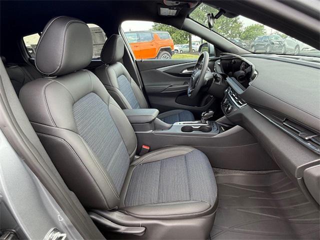 new 2025 Buick Envista car, priced at $26,882