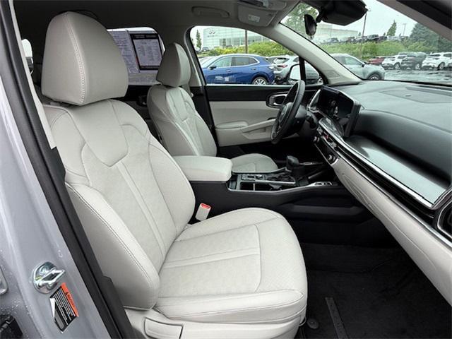 used 2025 Kia Sorento car, priced at $35,695