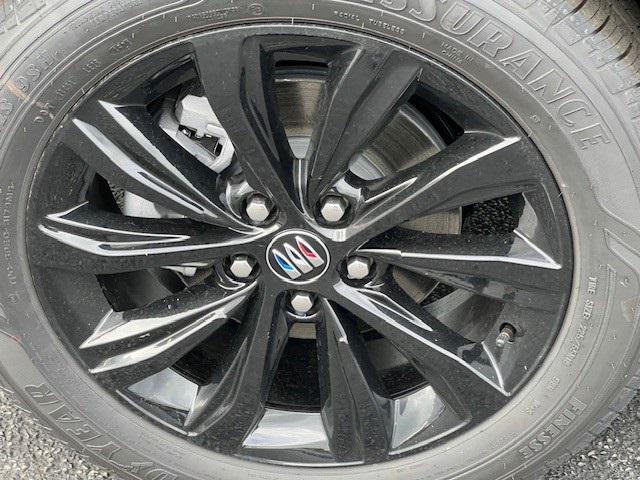 new 2025 Buick Envista car, priced at $26,543