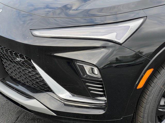 new 2025 Buick Envista car, priced at $26,543