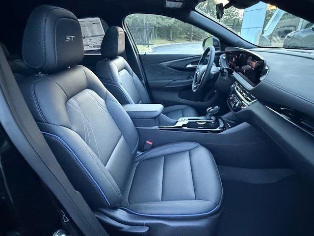 new 2025 Buick Envista car, priced at $26,543